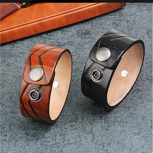 Vintage Leather bullhead bracelet - Picture 2 of 3